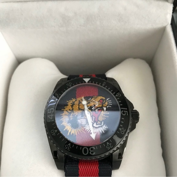 Gucci Dive Tiger Embroidered Watch (Perfect Gift!) - Picture 2 of 7
